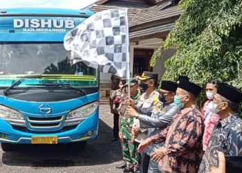 Bupati  Merangin Lepas 41 Orang Kafilah Merangin ke MTQ ke-50