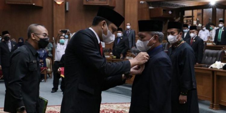 Ketua DPRD Muaro Jambi Lantik Aidi Hatta