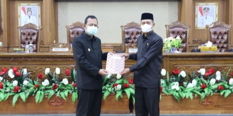 Dewan DPRD Ahmad Haikal Pimpin Rapat Paripurna Pandangan Fraksi