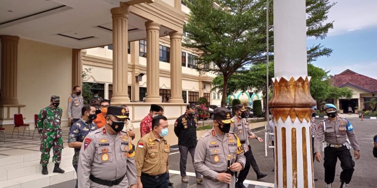 Gubernur Al Haris Ajak Perusahaan Bantu Masyarakat yang Terdampak Covid-19