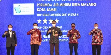 Borong 3 Penghargaan Sekaligus, Walikota Fasha Raih Top Pembina BUMD