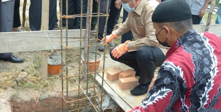 Wawako Maulana Letakan Batu Pertama Pembangunan Musholla Al Ghiffari Bagan Pete