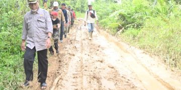 Bupati Merangin  Pantau Kondisi Jalan Yang Rusak Menuju Tiga Desa di Jangkat