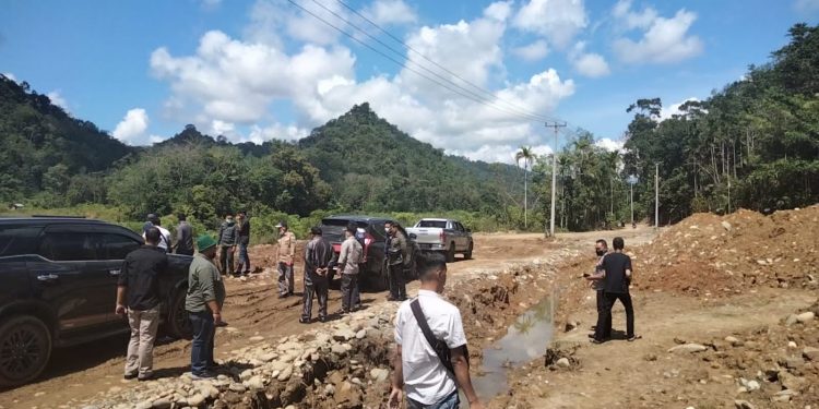Bupati H Mashuri Berang, Jalan Kabupaten Rusak Dikeruk PETI