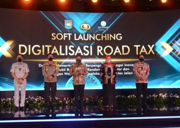 Digitalisasi Pajak Kendaraan, Kemendagri Luncurkan Stiker Hologram Road Tax