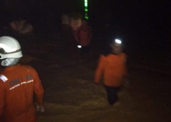 Akibat Banjir Bandang, Warga Kota Palopo Mengungsi di Tempat Ibadah