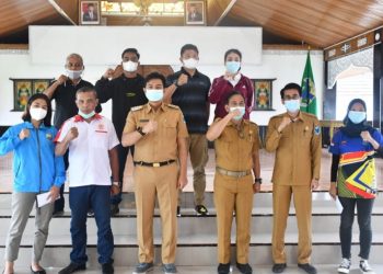 Bupati Fadhil Arief Lepas Enam Atlet Batanghari