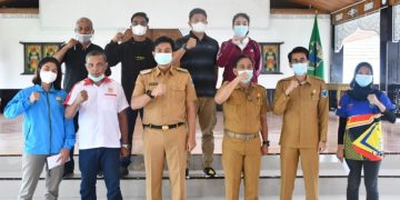 Bupati Fadhil Arief Lepas Enam Atlet Batanghari