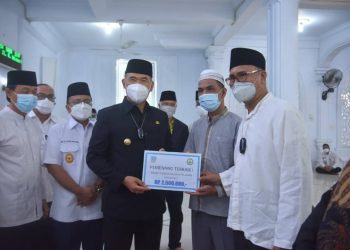 Walikota Jambi Sy Fasha Apresiasi Pengurus Masjid Teladan Kota Jambi