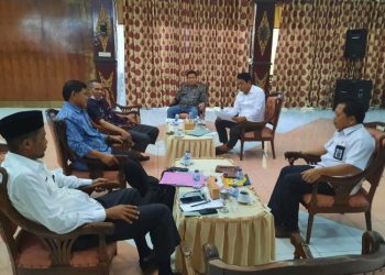 Tim Pansel Serahkan Hasil Jobfit Jabatan Tinggi Pratama dan Hasil Assesor Kepada Bupati Batanghari