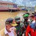 Serahkan Bantuan DSP Rp 1,5 Miliar, Ganip Warsito Sampaikan Strategi Penanganan Banjir Sintang