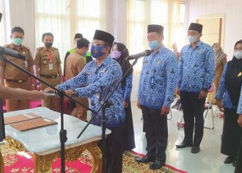 Sekda Merangin Lantik 10 Pejabat Dinas Dukcapil