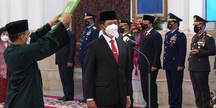 Presiden Joko Widodo Lantik Mayor Jenderal TNI Suharyanto Menjadi Kepala BNPB