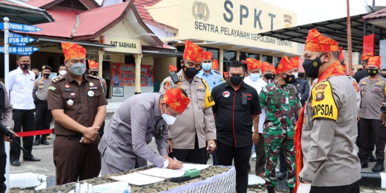 Selain Musnahkan Ganja Seberat 80 Kg, Kapolda Jambi Resmikan Gedung SPKT Polres Merangin