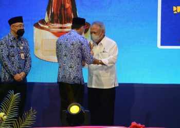 HUT Korpri Ke-50, Menteri Basuki Terima Penghargaan Lifetime Achievement