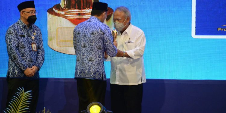 HUT Korpri  Ke-50, Menteri Basuki Terima Penghargaan Lifetime Achievement