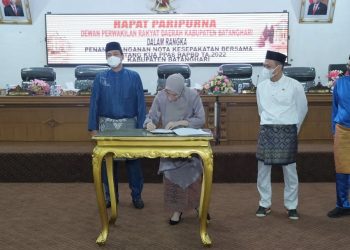 DPRD Batanghari dan Bupati Batanghari Teken Nota Kesepakatan Bersama KUA PPAS RAPBD TA.2022