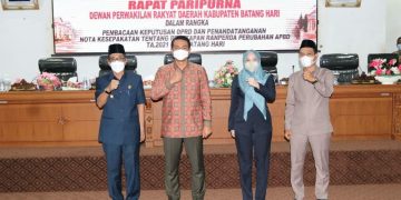 Ketua DPRD Anita Yasmin Pimpin Rapat Paripurna Penetapan Ranperda Perubahan APBD TA.2021