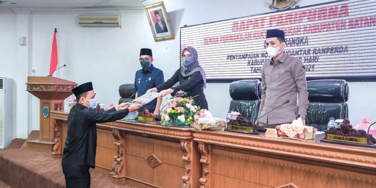 Ketua DPRD Batanghari Pimpin Paripurna Pengantar Ranperda TA.2022