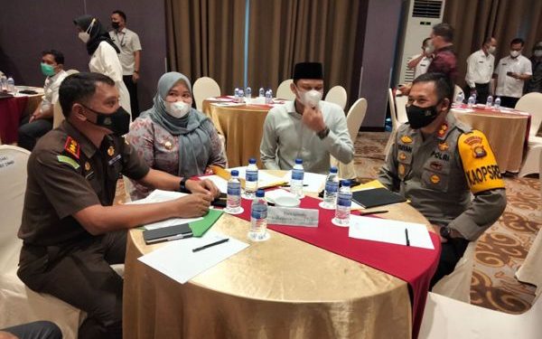 Ketua DPRD Muaro Jambi Hadiri Rakor Percepatan Vaksinasi dan Pemulihan Ekonomi