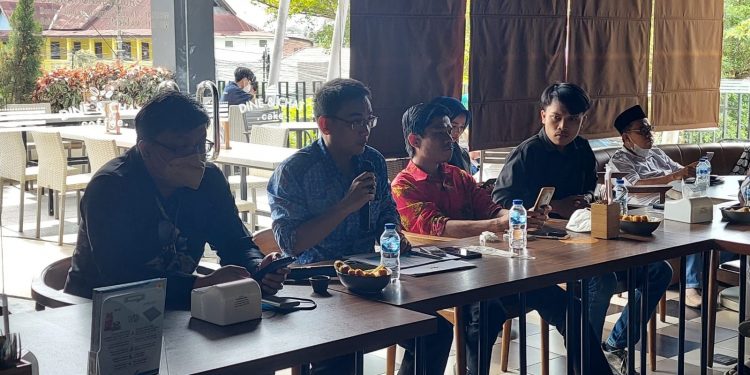 Anggota Ombudsman RI Diskusi Soal Pelayanan Publik Bidang Kelistrikan bersama Mahasiswa Kerinci