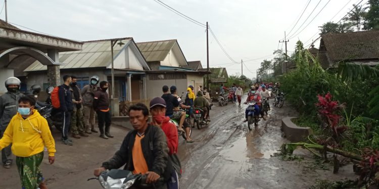 Sebanyak 13 Warga Meninggal Dunia Akibat Erupsi Gunung Semeru 