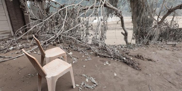 Sebanyak 15 Warga Meninggal Dunia dan 27 Lainnya Hilang Akibat Erupsi Semeru