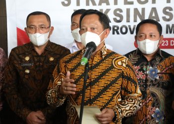 Mendagri Minta Kepala Daerah Gunakan BTT dan Bansos untuk Percepatan Vaksinasi
