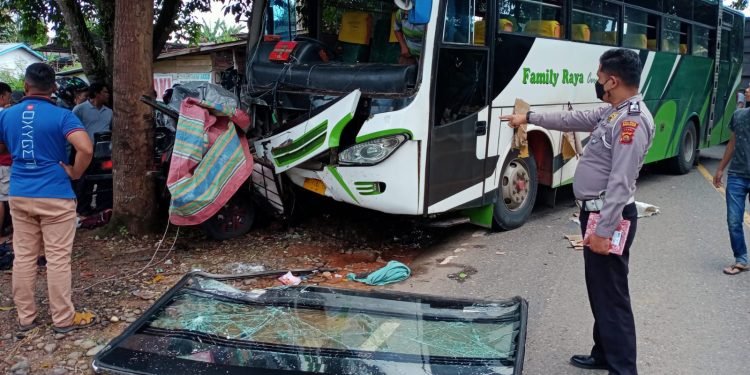Ini Identitas Korban Kecelakaan Maut Bus Family Raya dengan Mobil Suzuki Carry Pick Up