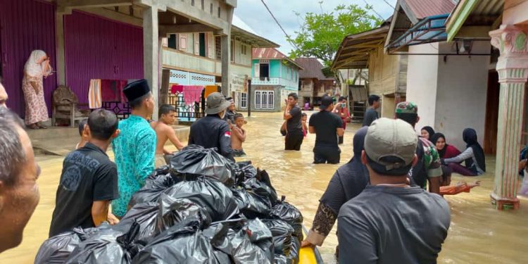 Warga Terdampak Banjir, BPBD Bungo Salurkan Bantuan 