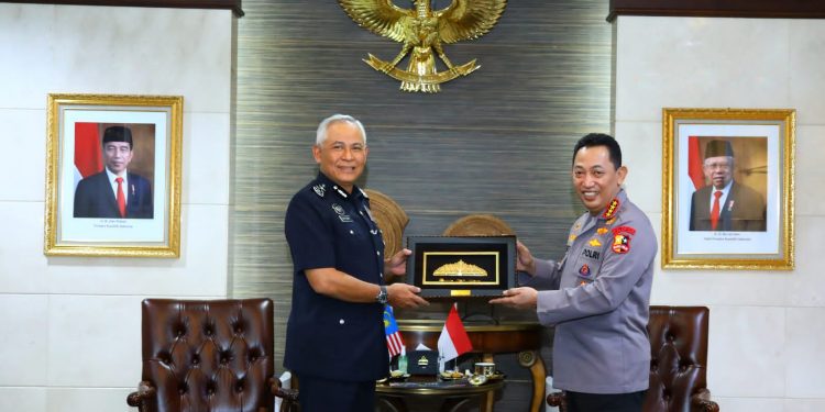 Bertemu Kepala Kepolisian Malaysia, Kapolri Bahas PMI Ilegal Hingga Penanganan Covid-19