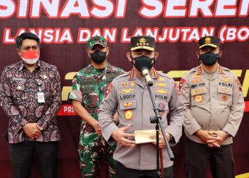 Gelar Vaksinasi di Candi Borobudur, Kapolri : Percepatan di Tempat Wisata yang Interaksi Tinggi
