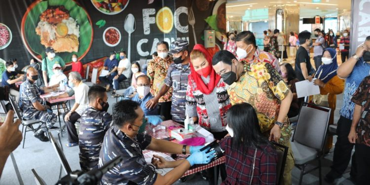 IPDN Bersama TNI AL Gelar Vaksinasi Covid-19 di Kota Semarang