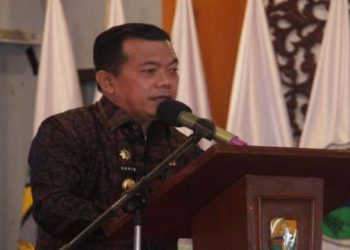 Gubernur Al Haris Lounching Buku 65 Tokoh Perspektif Pembangunan Jambi