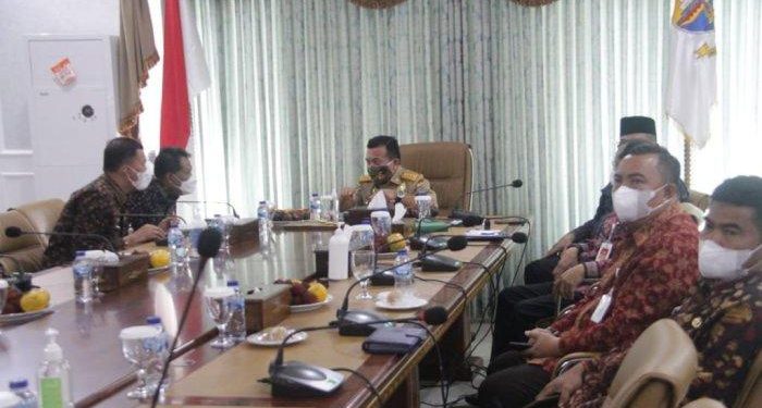 Gubernur Al Haris Harap OJK Bantu Dorong Pertumbuhan Ekonomi
