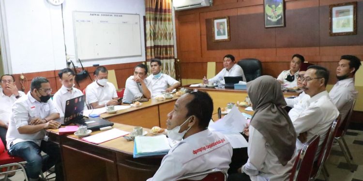 Wabup Hairan Pimpin Rapat Internal Konflik Lahan Kelompok TSM
