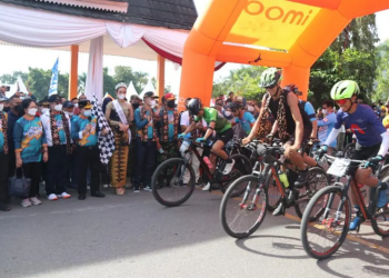 Gubernur Jambi Lepas Kerintji Mountain Bike Grand Fondo