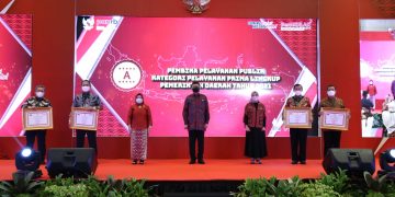 Menteri Tjahjo Kumolo Serahkan Hasil Evaluasi Pelayanan Publik 2021, Ini Hasilnya