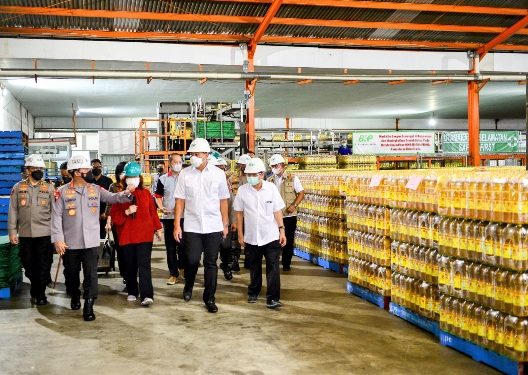 Kapolri Pastikan Awasi Alur Distribusi dan Harga Minyak Goreng di Pasar