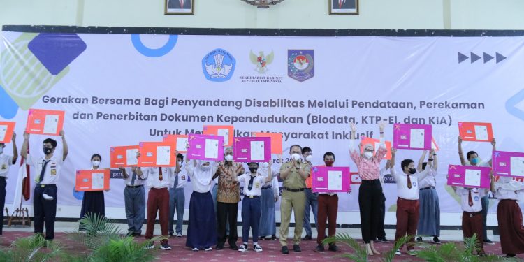 Kegembiraan Penyandang Disabilitas Setelah Memiliki KTP-el dan KIA