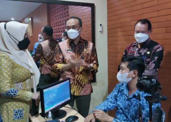 Kunker ke Jatim, Dirjen Dukcapil Ingin Pastikan Layanan Identitas Digital SIAK Terpusat Berjalan Baik