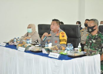 Wakapolda Jambi Ikuti Vaksinasi Serentak Oleh Wakapolri via Zoom Meeting 