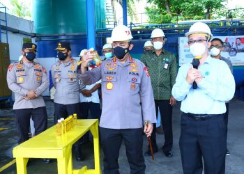 Tinjau Pabrik Minyak Goreng di Bali, Kapolri Pastikan Stok dan Harga Sesuai HET Dipasaran