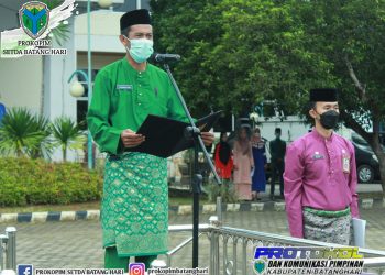 Sekda M Azan Pembina Upacara HUT Provinsi Jambi ke 65