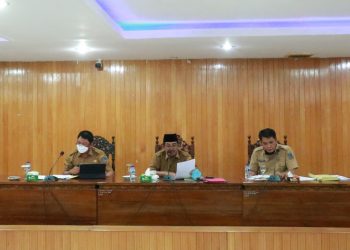 Bupati Tanjab Barat Pimpin Rapat Mediasi Permasalahan Masyarakat TSM dengan KUD Harapan Maju