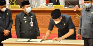DPRD Provinsi Jambi Sahkan 2 Ranperda Menjad Perda