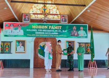 Bupati Fadhil Arief Menggelar Acara Pelepasan Dandim 0415/Jambi