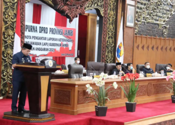 Gubernur Al Haris Sampaikan Nota Pengantar LKPJ Tahun 2021