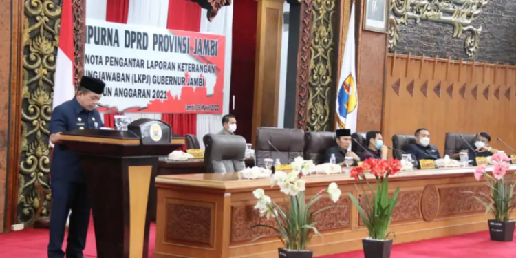Gubernur Al Haris Sampaikan Nota Pengantar LKPJ Tahun 2021