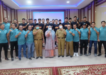 Bupati Masnah Lepas Tim Sepak Bola Piala Gubenur Cup 2022